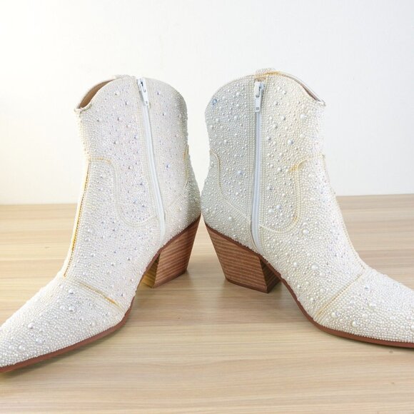 Betsey Johnson White Boots Western 9‎ Shoes Womens Bootie Pearls Pointed SB Diva - Picture 12 of 16